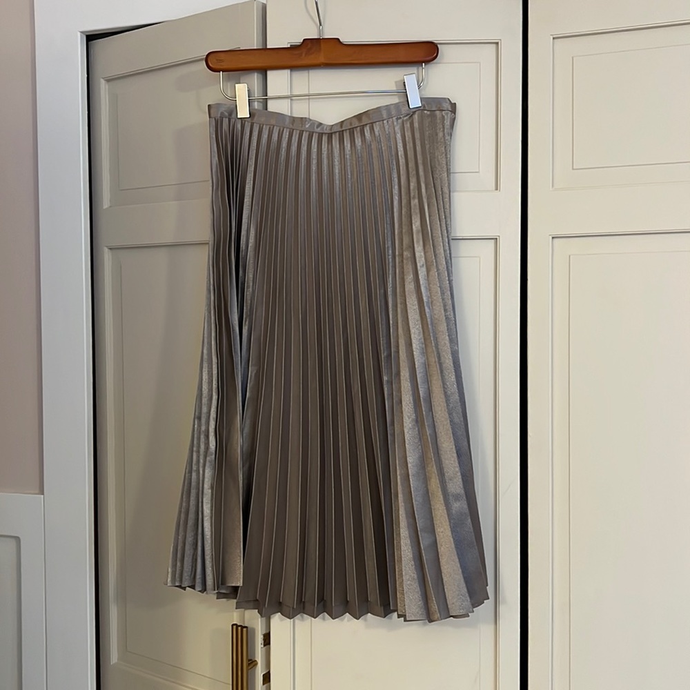 Banana Republic Taupe metallic pleated midi skirt - 8